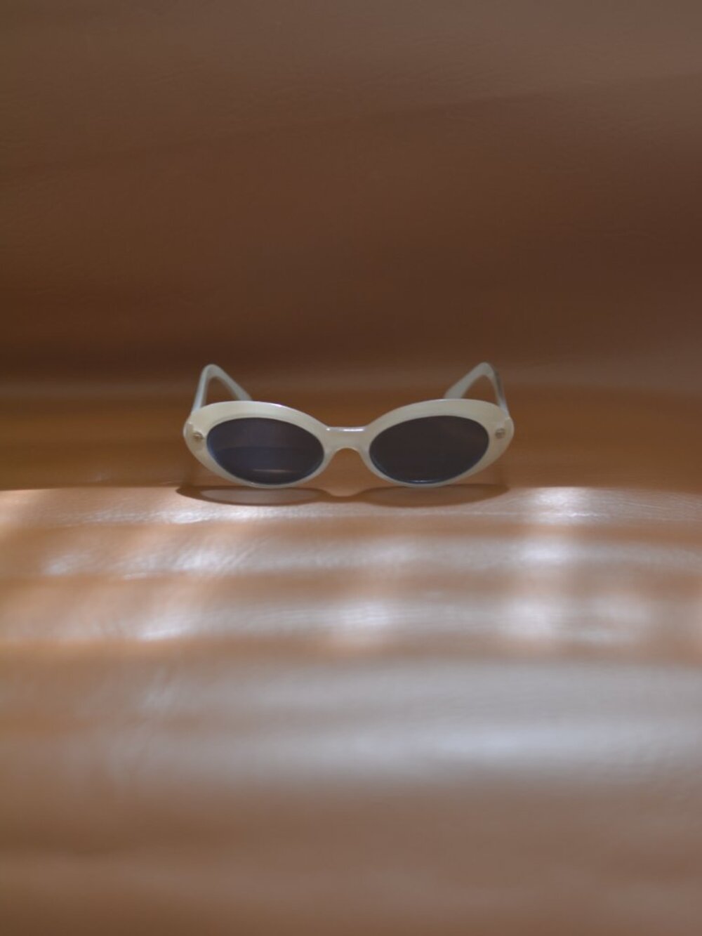 Y2K Cat Eye Sunglasses Oversized 90s Bug Eye 70mm Wide - Picture 2 of 7